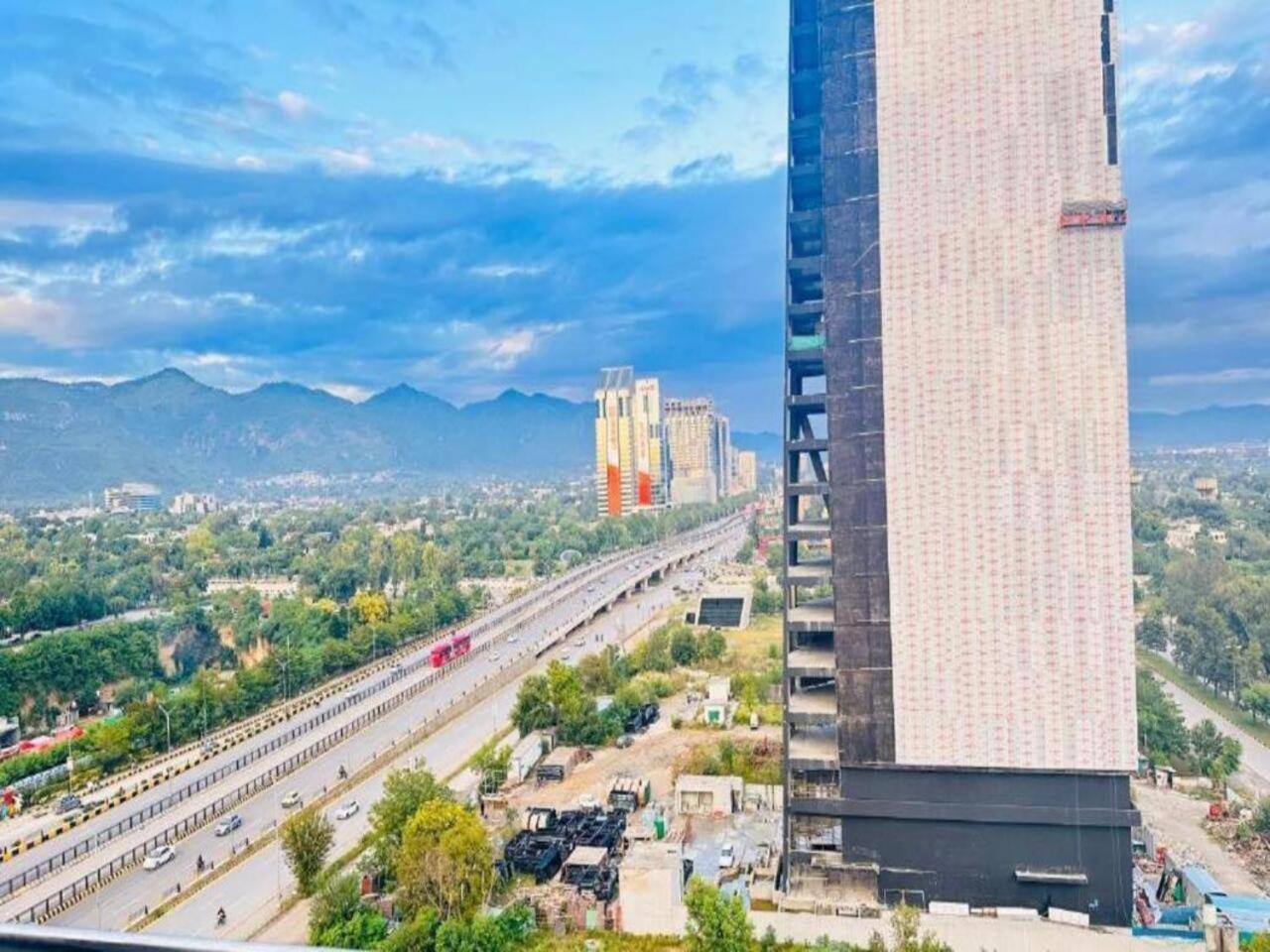 Lmy Prestige Premium Luxury Serviced Apartment Facing Centaurus Mall Islamabad - Elysium Tower Exterior photo